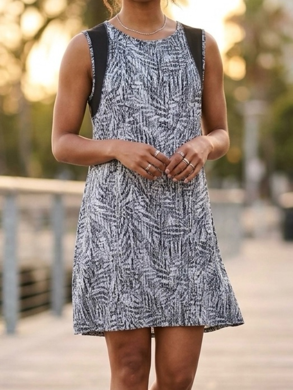 Reel Legends Keep It Cool Performance Dress Large L Black White Palm Abstract